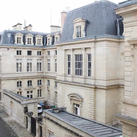 Beautiful T2 Near Place De La Republique *